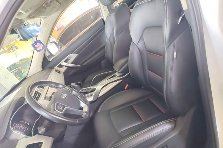 Used Geely Auto Emgrand X7 Sport 2018 1.8TD Automatic Two-Wheel Drive Smart Connect 4G Internet Edition Left Front Seat