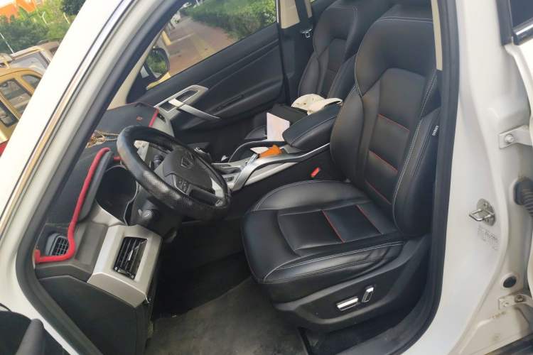 Used Geely Auto Emgrand X7 Sport 2018 1.8TD Automatic Two-Wheel Drive Smart Connect 4G Internet Edition Left Front Seat