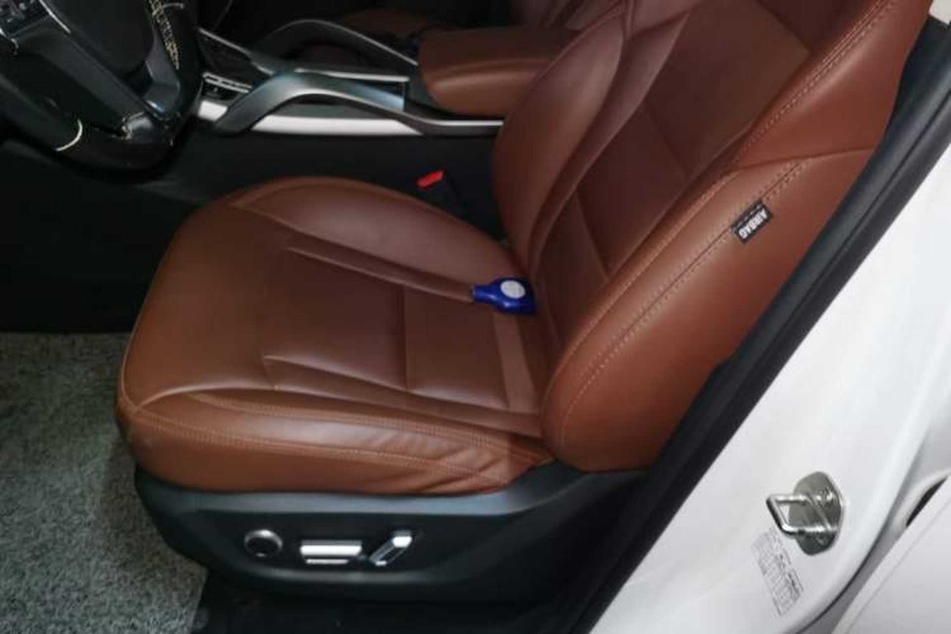 Used Geely Auto Emgrand X7 Sport 2018 1.8TD Automatic Two-Wheel Drive ZhiZun Model with 4G Connectivity Left Front Seat
