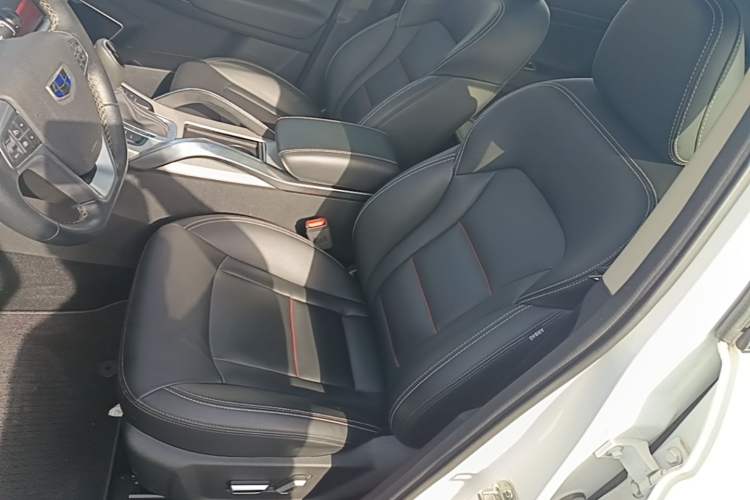 Used Geely Auto Emgrand X7 Sport 2018 1.8TD Automatic Two-Wheel Drive Smart Connect 4G Internet Edition Left Front Seat