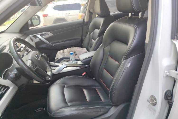 Used Geely Auto Emgrand X7 Sport 2018 Revised Version 1.8TD Automatic Two-Wheel Drive Smart Connectivity 4G-Enabled Edition Left Front Seat