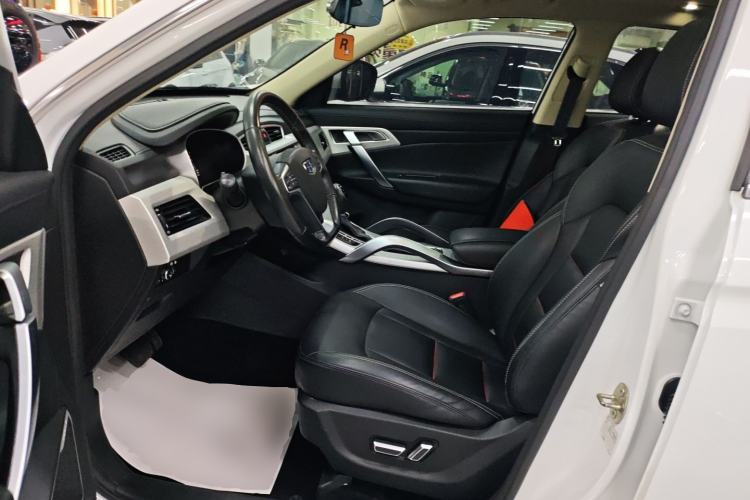 Used Geely Auto Emgrand X7 Sport 2018 1.8TD Automatic Two-Wheel Drive Smart Connect 4G Internet Edition Left Front Seat