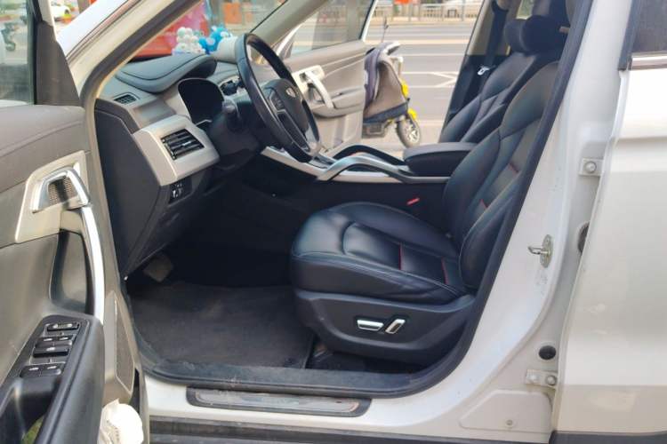 Used Geely Auto Emgrand X7 Sport 2018 1.8TD Automatic Two-Wheel Drive Smart 4G Connected Version Left Front Seat