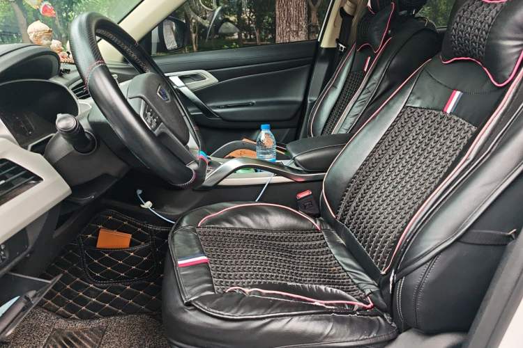 Used Geely Auto Emgrand X7 Sport 2018 1.8TD Automatic Two-Wheel Drive Smart Connect 4G Internet Edition Left Front Seat