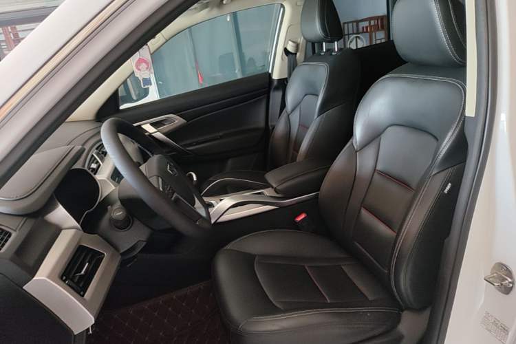 Used Geely Auto Emgrand X7 Sport 2018 1.8TD Automatic Two-Wheel Drive Smart Connect 4G Internet Edition Left Front Seat