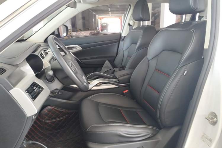 Used Geely Auto Emgrand X7 Sport 2018 1.8TD Automatic Two-Wheel Drive Smart Connect 4G Internet Edition Left Front Seat