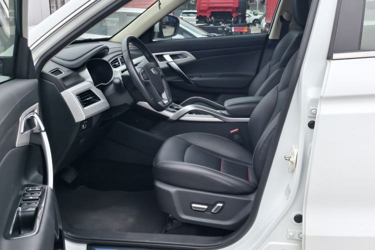 Used Geely Auto Emgrand X7 Sport 2018 1.8TD Automatic Two-Wheel Drive Smart Connect 4G Internet Edition Left Front Seat