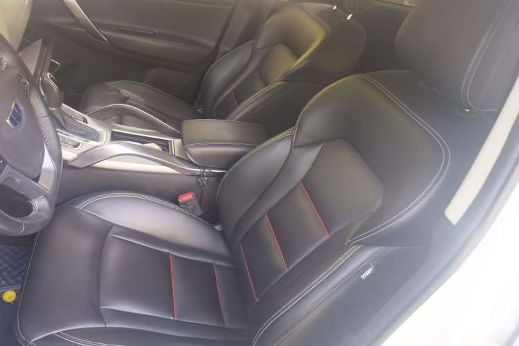 Used Geely Auto Emgrand X7 Sport 2018 1.8TD Automatic Two-Wheel Drive ZhiZun Model with 4G Connectivity Left Front Seat