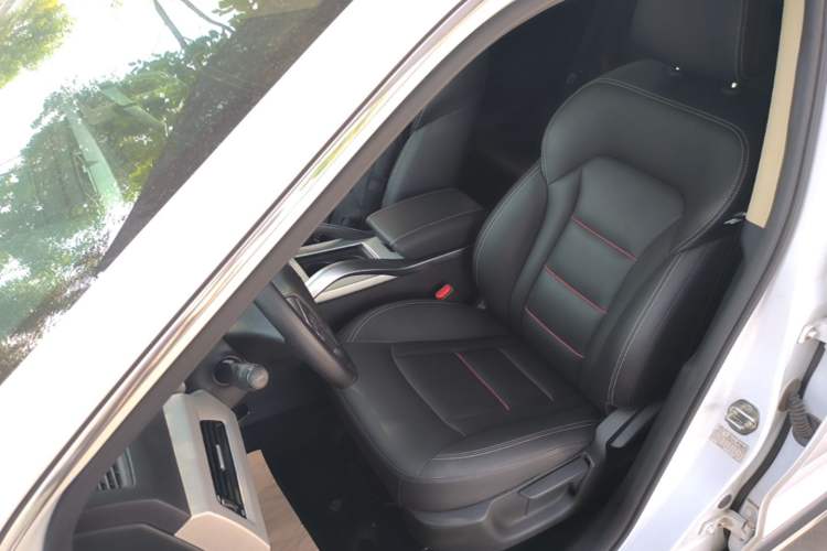 Used Geely Auto Emgrand X7 Sport 2018 1.8TD Automatic Two-Wheel Drive Zhiya Model Left Front Seat