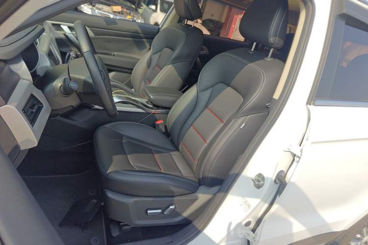 Used Geely Auto Emgrand X7 Sport 2018 1.8TD Automatic Two-Wheel Drive Smart 4G Connected Version Left Front Seat
