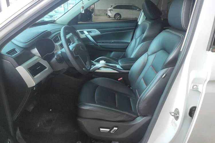 Used Geely Auto Emgrand X7 Sport 2018 1.8TD Automatic Two-Wheel Drive Smart Connect 4G Internet Edition Left Front Seat