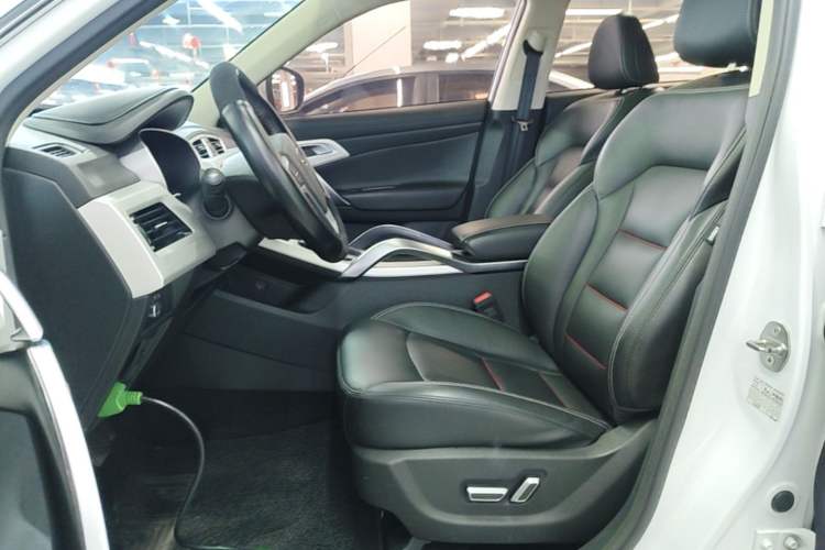 Used Geely Auto Emgrand X7 Sport 2018 1.8TD Automatic Two-Wheel Drive Smart Connect 4G Internet Edition Left Front Seat