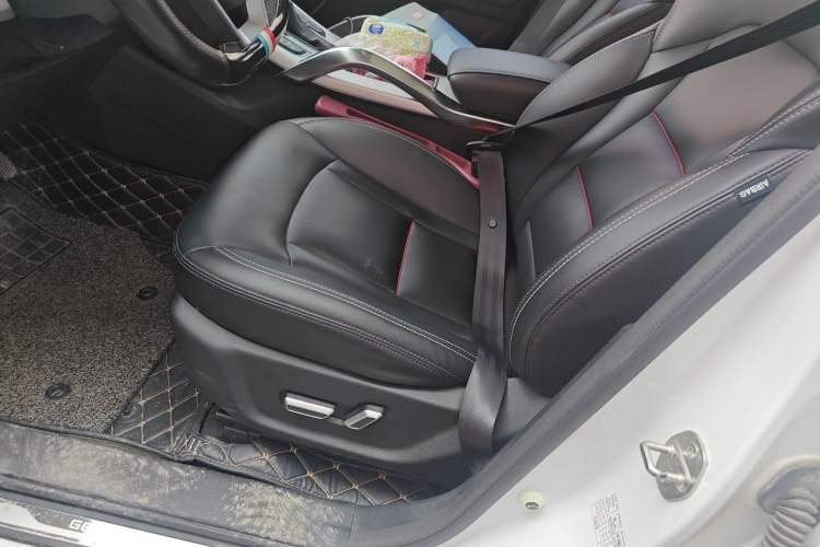 Used Geely Auto Emgrand X7 Sport 2018 1.8TD Automatic Two-Wheel Drive Smart Connect 4G Internet Edition Left Front Seat