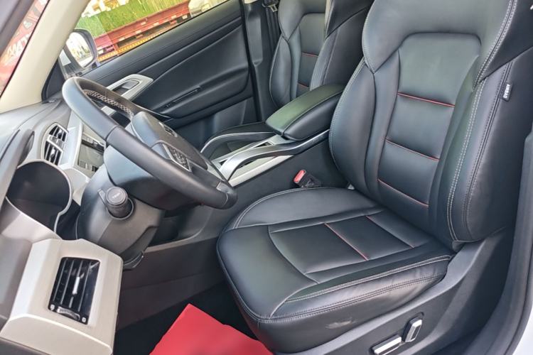 Used Geely Auto Emgrand X7 Sport 2018 1.8TD Automatic Two-Wheel Drive Smart Connect 4G Internet Edition Left Front Seat