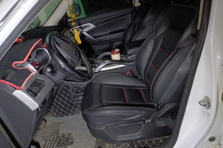 Used Geely Auto Emgrand X7 Sport 2018 1.8TD Automatic Two-Wheel Drive Zhiya Model Left Front Seat