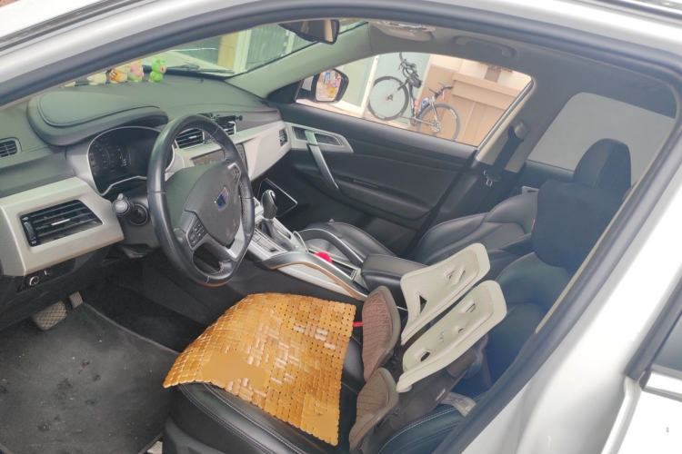 Used Geely Auto Emgrand X7 Sport 2018 1.8TD Automatic Two-Wheel Drive Smart 4G Connected Version Left Front Seat
