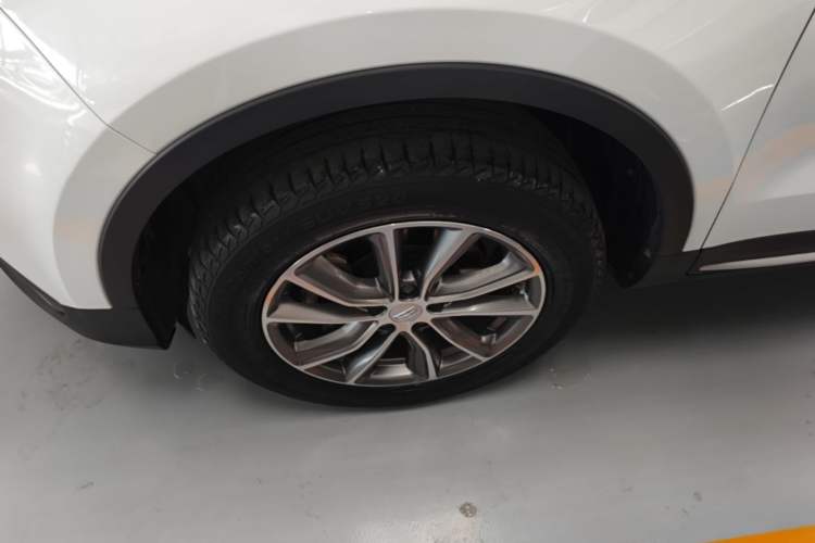 Used Geely Auto Emgrand X7 Sport 2018 1.8TD Automatic Two-Wheel Drive Zhiya Model Left Front Wheel Hub