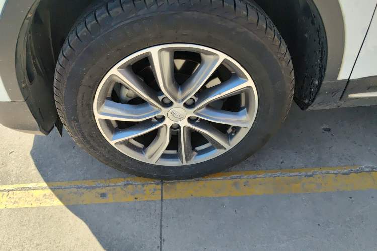 Used Geely Auto Emgrand X7 Sport 2018 2.0L Manual Two-Wheel Drive Zhiya Version Left Front Wheel Hub