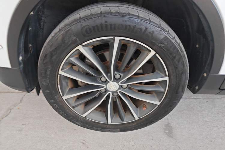 Used Geely Auto Emgrand X7 Sport 2018 1.8TD Automatic Two-Wheel Drive ZhiZun Model with 4G Connectivity Left Front Wheel Hub
