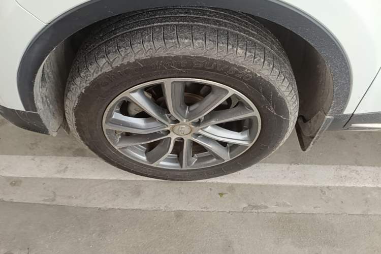 Used Geely Auto Emgrand X7 Sport 2018 1.8TD Automatic Two-Wheel Drive Smart Connect 4G Internet Edition Left Front Wheel Hub