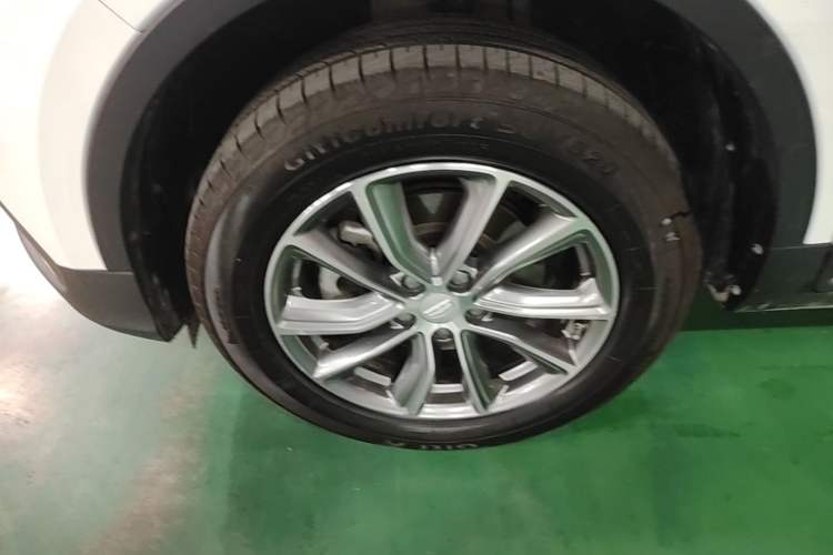Used Geely Auto Emgrand X7 Sport 2018 1.8TD Automatic Two-Wheel Drive Zhiya Model Left Front Wheel Hub