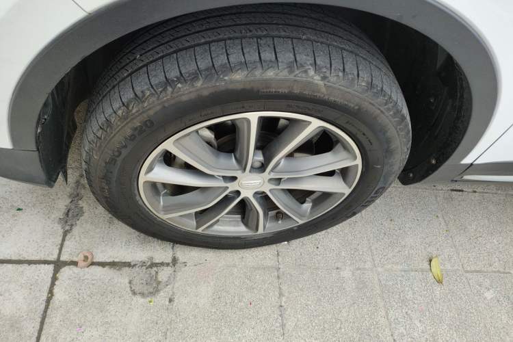 Used Geely Auto Emgrand X7 Sport 2018 1.8TD Automatic Two-Wheel Drive Smart Connect 4G Internet Edition Left Front Wheel Hub