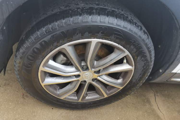 Used Geely Auto Emgrand X7 Sport 2018 1.8TD Automatic Two-Wheel Drive Smart Connect 4G Internet Edition Left Front Wheel Hub