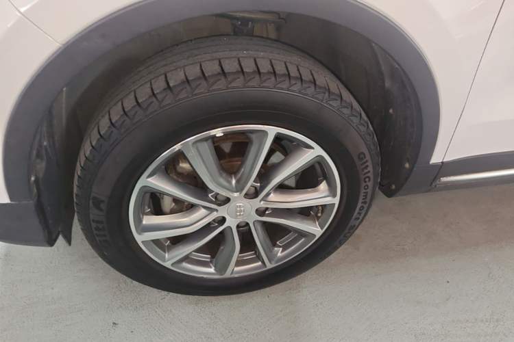 Used Geely Auto Emgrand X7 Sport 2018 1.8TD Automatic Two-Wheel Drive Smart 4G Connected Version Left Front Wheel Hub