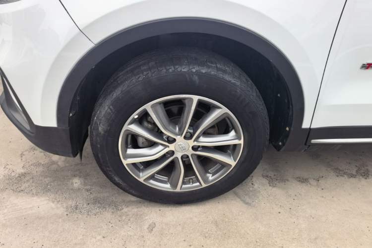 Used Geely Auto Emgrand X7 Sport 2018 1.8TD Automatic Two-Wheel Drive Smart Connect 4G Internet Edition Left Front Wheel Hub