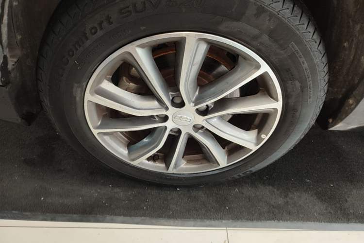 Used Geely Auto Emgrand X7 Sport 2018 1.8TD Automatic Two-Wheel Drive Smart Connect 4G Internet Edition Left Front Wheel Hub