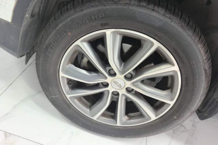 Used Geely Auto Emgrand X7 Sport 2018 1.8TD Automatic Two-Wheel Drive Smart Connect 4G Internet Edition Left Front Wheel Hub