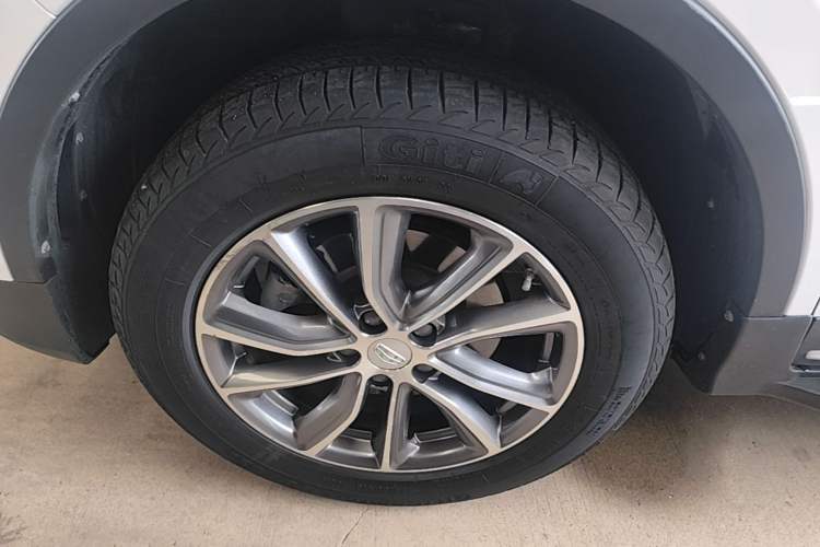 Used Geely Auto Emgrand X7 Sport 2018 1.8TD Automatic Two-Wheel Drive Zhiya Model Left Front Wheel Hub