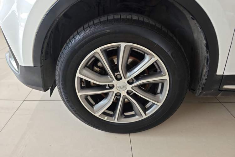 Used Geely Auto Emgrand X7 Sport 2018 1.8TD Automatic Two-Wheel Drive Smart Connect 4G Internet Edition Left Front Wheel Hub