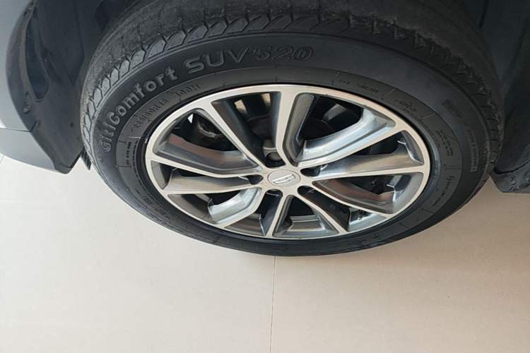 Used Geely Auto Emgrand X7 Sport 2018 1.8TD Automatic Two-Wheel Drive Smart Connect 4G Internet Edition Left Front Wheel Hub