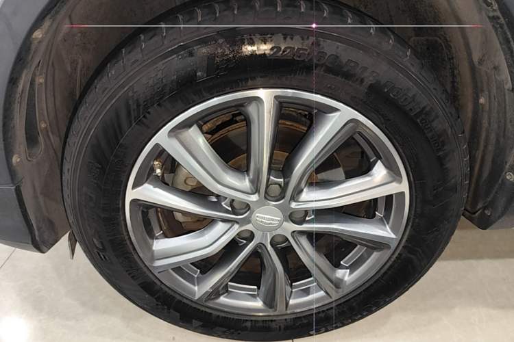 Used Geely Auto Emgrand X7 Sport 2018 1.8TD Automatic Two-Wheel Drive Zhiya Model Left Front Wheel Hub