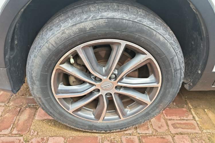 Used Geely Auto Emgrand X7 Sport 2018 1.8TD Automatic Two-Wheel Drive Zhiya Model Left Front Wheel Hub