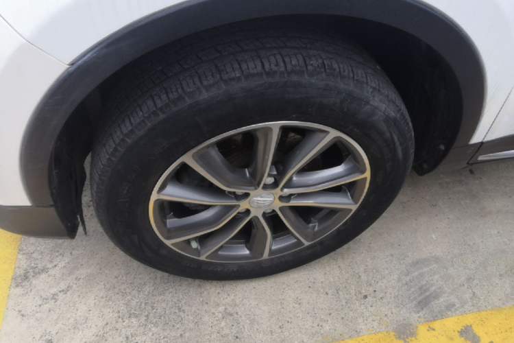 Used Geely Auto Emgrand X7 Sport 2018 1.8TD Automatic Two-Wheel Drive Zhiya Model Left Front Wheel Hub