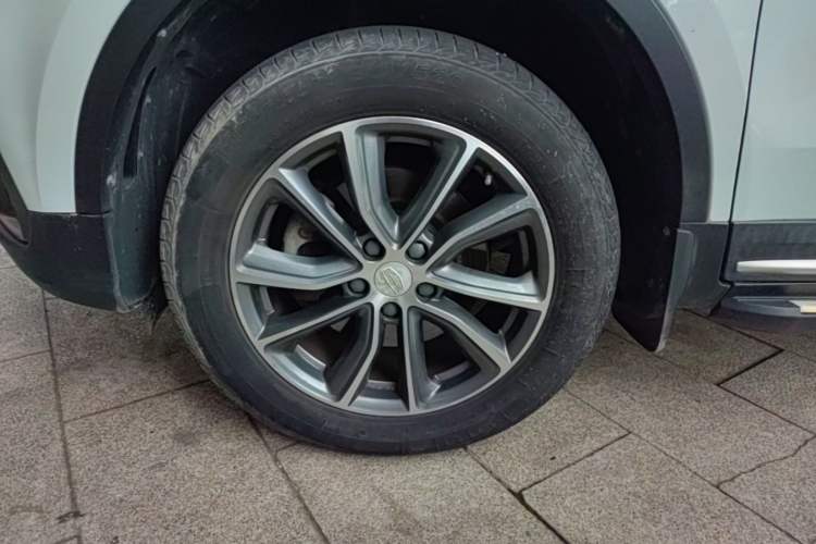 Used Geely Auto Emgrand X7 Sport 2018 1.8TD Automatic Two-Wheel Drive Smart 4G Connected Version Left Front Wheel Hub