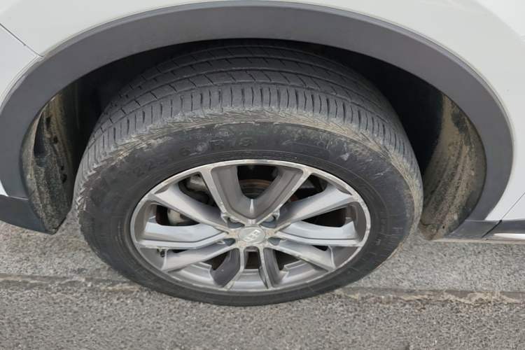 Used Geely Auto Emgrand X7 Sport 2018 1.8TD Automatic Two-Wheel Drive Zhiya Model Left Front Wheel Hub