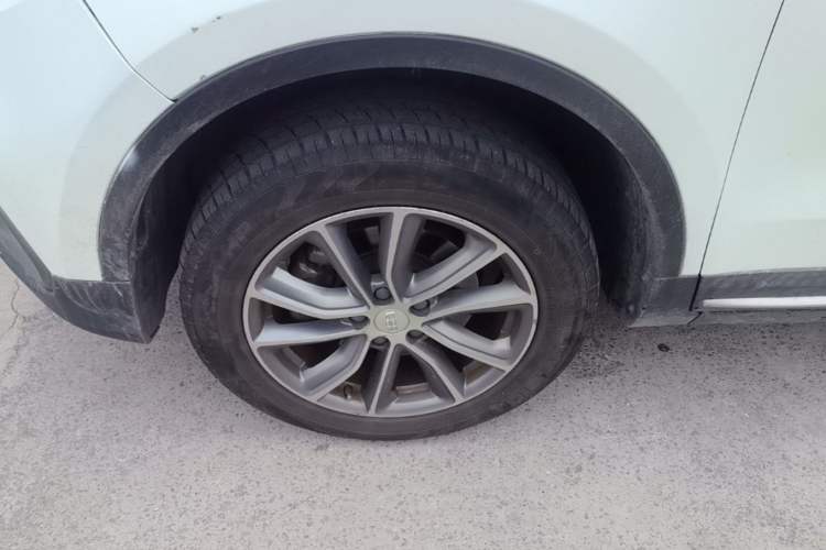 Used Geely Auto Emgrand X7 Sport 2018 1.8TD Automatic Two-Wheel Drive Zhiya Model Left Front Wheel Hub