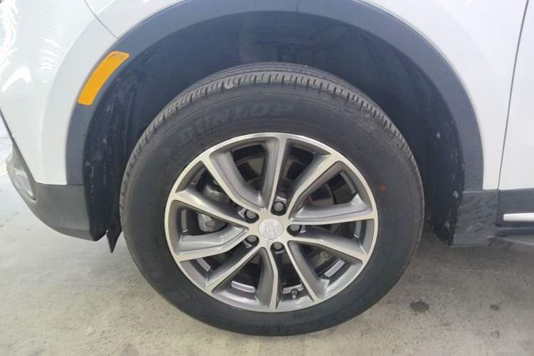 Used Geely Auto Emgrand X7 Sport 2018 1.8TD Automatic Two-Wheel Drive Smart Connect 4G Internet Edition Left Front Wheel Hub