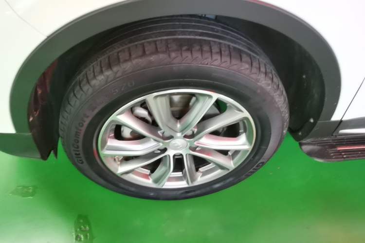 Used Geely Auto Emgrand X7 Sport 2018 1.8TD Automatic Two-Wheel Drive Smart Connect 4G Internet Edition Left Front Wheel Hub