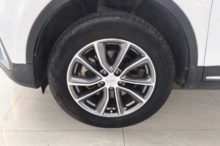 Used Geely Auto Emgrand X7 Sport 2018 1.8TD Automatic Two-Wheel Drive Smart Connect 4G Internet Edition Left Front Wheel Hub