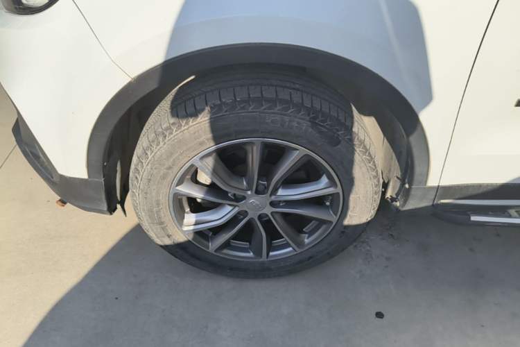 Used Geely Auto Emgrand X7 Sport 2018 1.8TD Automatic Two-Wheel Drive Zhiya Model Left Front Wheel Hub