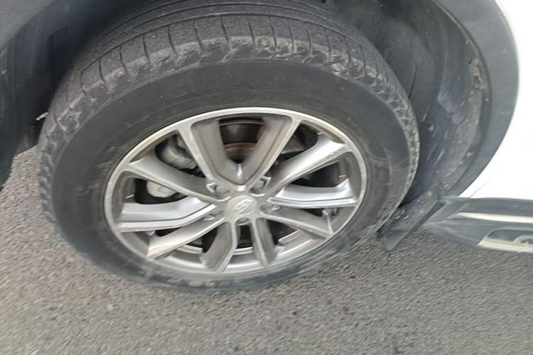 Used Geely Auto Emgrand X7 Sport 2018 1.8TD Automatic Two-Wheel Drive Smart 4G Connected Version Left Front Wheel Hub