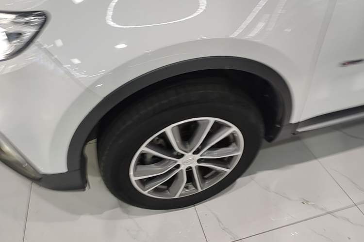 Used Geely Auto Emgrand X7 Sport 2018 1.8TD Automatic Two-Wheel Drive Smart Connect 4G Internet Edition Left Front Wheel Hub
