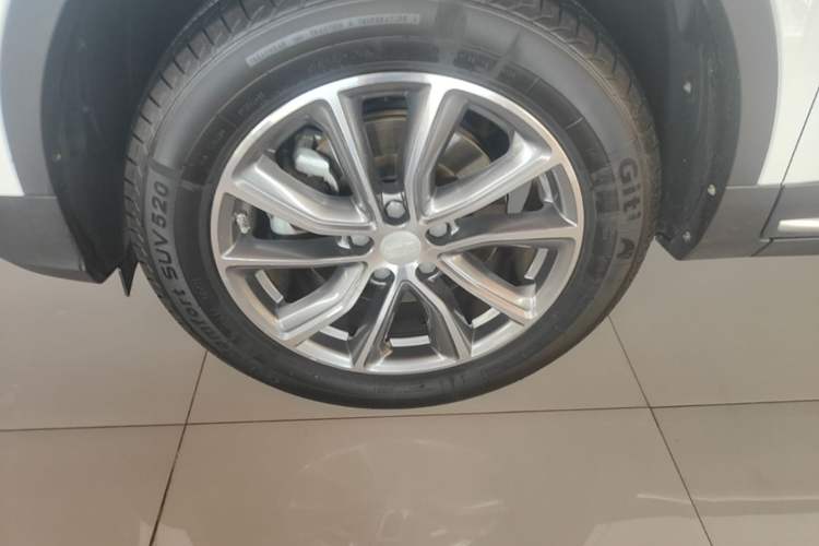 Used Geely Auto Emgrand X7 Sport 2018 1.8TD Automatic Two-Wheel Drive Smart Connect 4G Internet Edition Left Front Wheel Hub