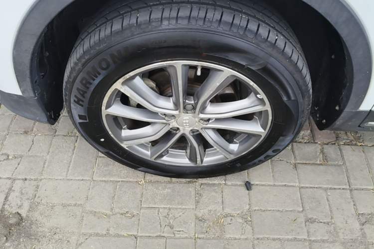 Used Geely Auto Emgrand X7 Sport 2018 1.8TD Automatic Two-Wheel Drive Zhiya Model Left Front Wheel Hub