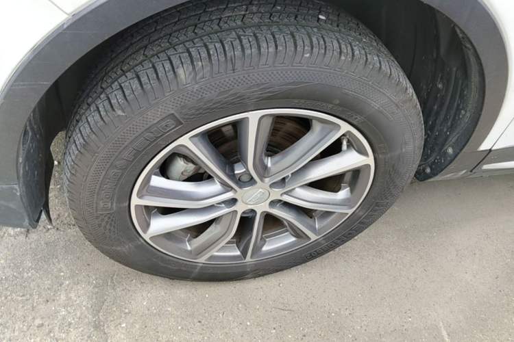 Used Geely Auto Emgrand X7 Sport 2018 1.8TD Automatic Two-Wheel Drive Smart Connect 4G Internet Edition Left Front Wheel Hub