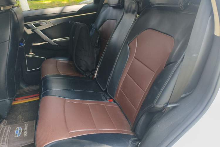 Used Geely Auto Emgrand X7 Sport 2018 1.8TD Automatic Two-Wheel Drive Smart Connect 4G Internet Edition Left Rear Seat